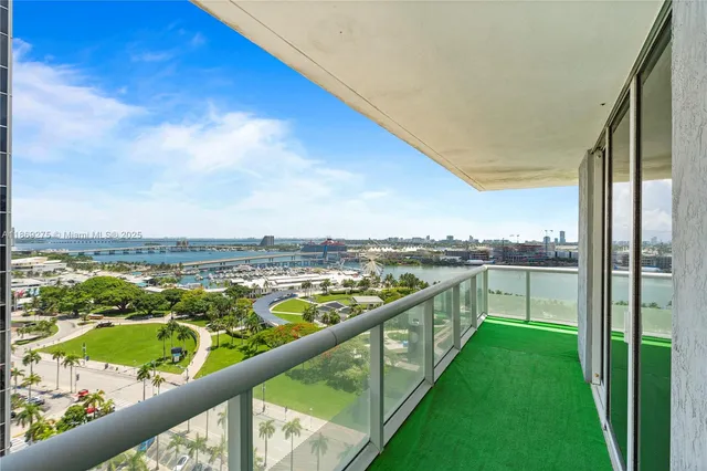 $1,075,000 | 50 Biscayne Boulevard, Unit 1902, Miami, FL 33132
