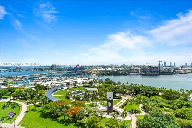$1,075,000 | 50 Biscayne Boulevard, Unit 1902, Miami, FL 33132