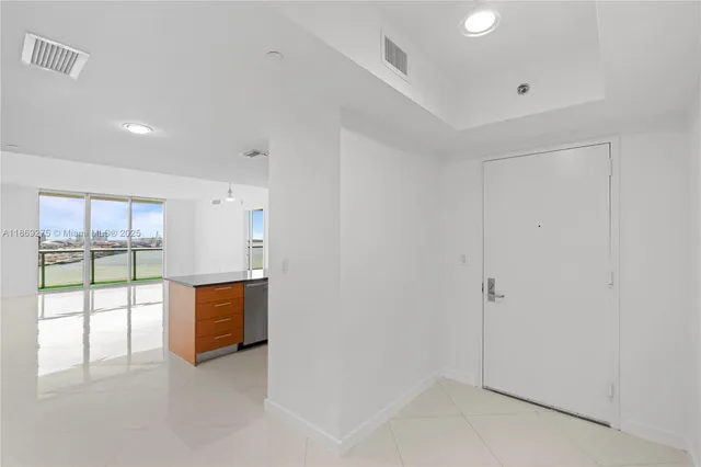 $1,075,000 | 50 Biscayne Boulevard, Unit 1902, Miami, FL 33132