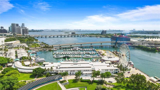 $1,075,000 | 50 Biscayne Boulevard, Unit 1902, Miami, FL 33132