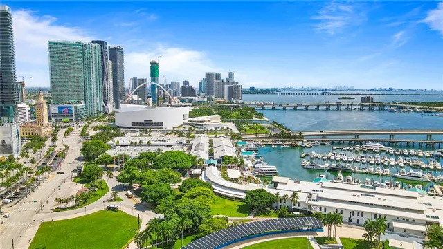 $1,075,000 | 50 Biscayne Boulevard, Unit 1902, Miami, FL 33132