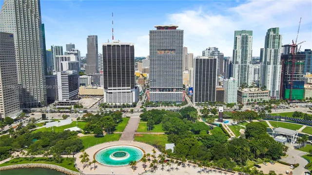 $1,075,000 | 50 Biscayne Boulevard, Unit 1902, Miami, FL 33132