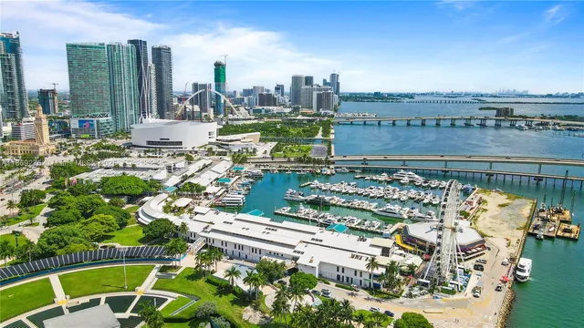 $1,075,000 | 50 Biscayne Boulevard, Unit 1902, Miami, FL 33132