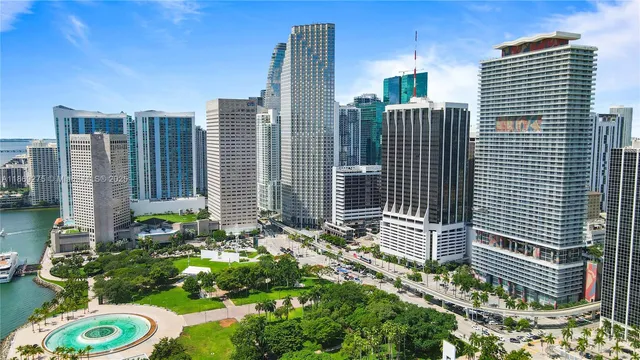 $1,075,000 | 50 Biscayne Boulevard, Unit 1902, Miami, FL 33132