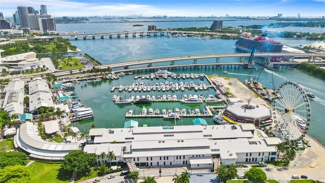 $1,075,000 | 50 Biscayne Boulevard, Unit 1902, Miami, FL 33132