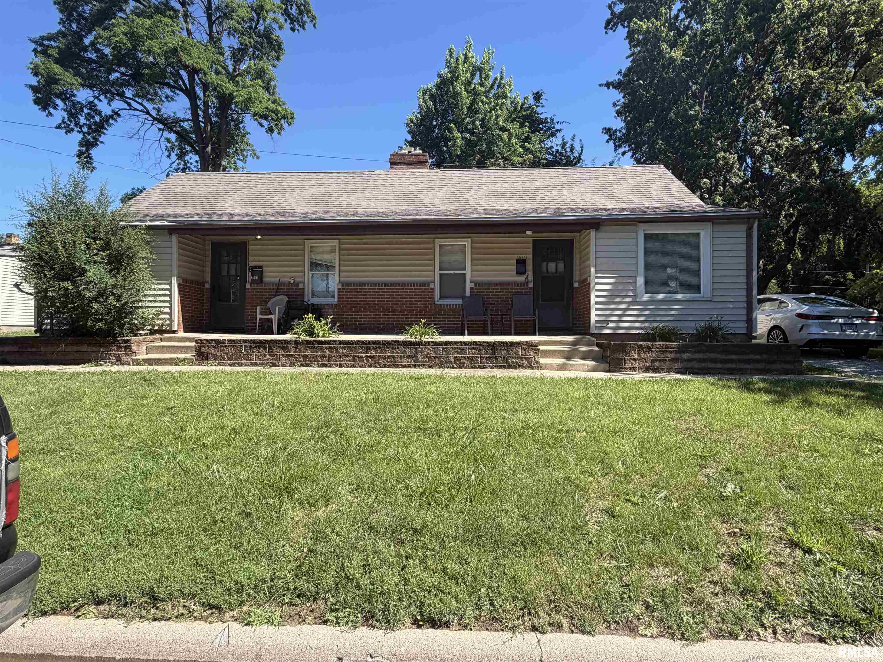 209-211 Madison Street Washington, IL 61571 - Photo 2 of 3