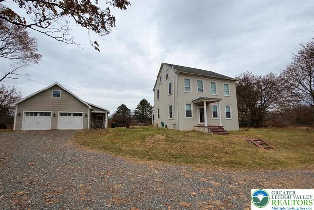 $2,300 | 10637 Schantz Road, Breinigsville, PA 18031