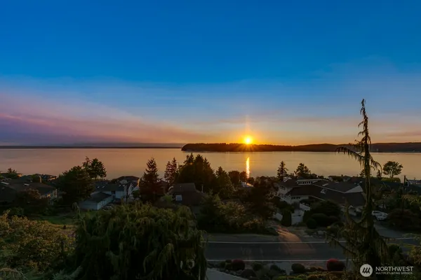 $1,888,000 | 10413 66th Place West, Mukilteo, WA 98275