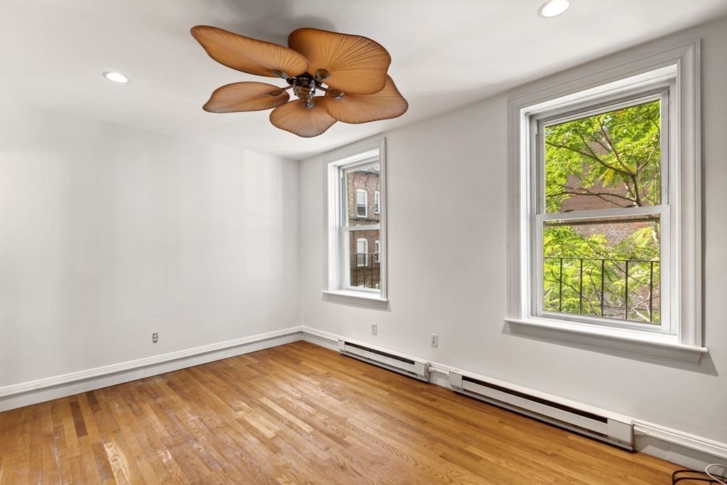 16 Henchman Street, Unit 3R Boston, MA 02113 - Photo 2 of 12