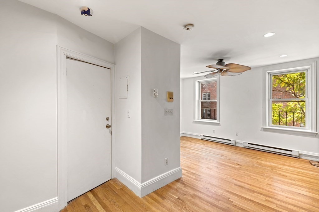 16 Henchman Street, Unit 3R Boston, MA 02113 - Photo 4 of 12