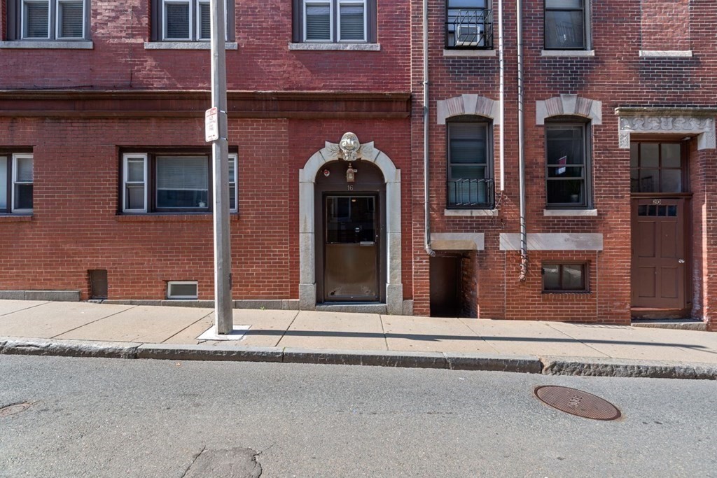 16 Henchman Street, Unit 3R Boston, MA 02113 - Photo 10 of 12
