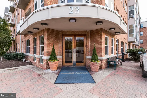 $189,000 | 23 Pierside Drive, Unit 130, Baltimore, MD 21230
