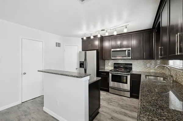 $2,350 | 323 South Stephanie Street, Wylie, TX 75098