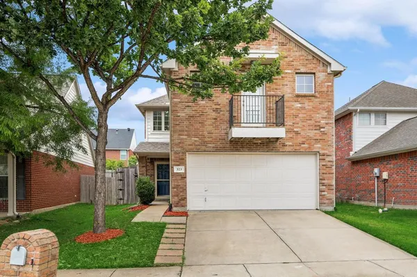 $2,350 | 323 South Stephanie Street, Wylie, TX 75098