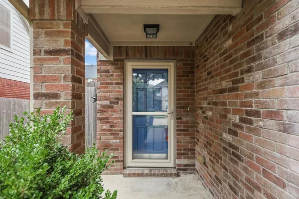 $2,350 | 323 South Stephanie Street, Wylie, TX 75098