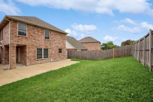 $2,350 | 323 South Stephanie Street, Wylie, TX 75098