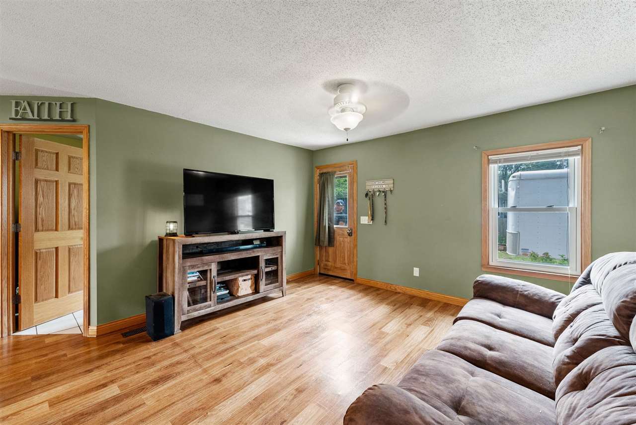 451 East Hickory Street Riverside, IA 52327 - Photo 9 of 25 Gallery Image 9