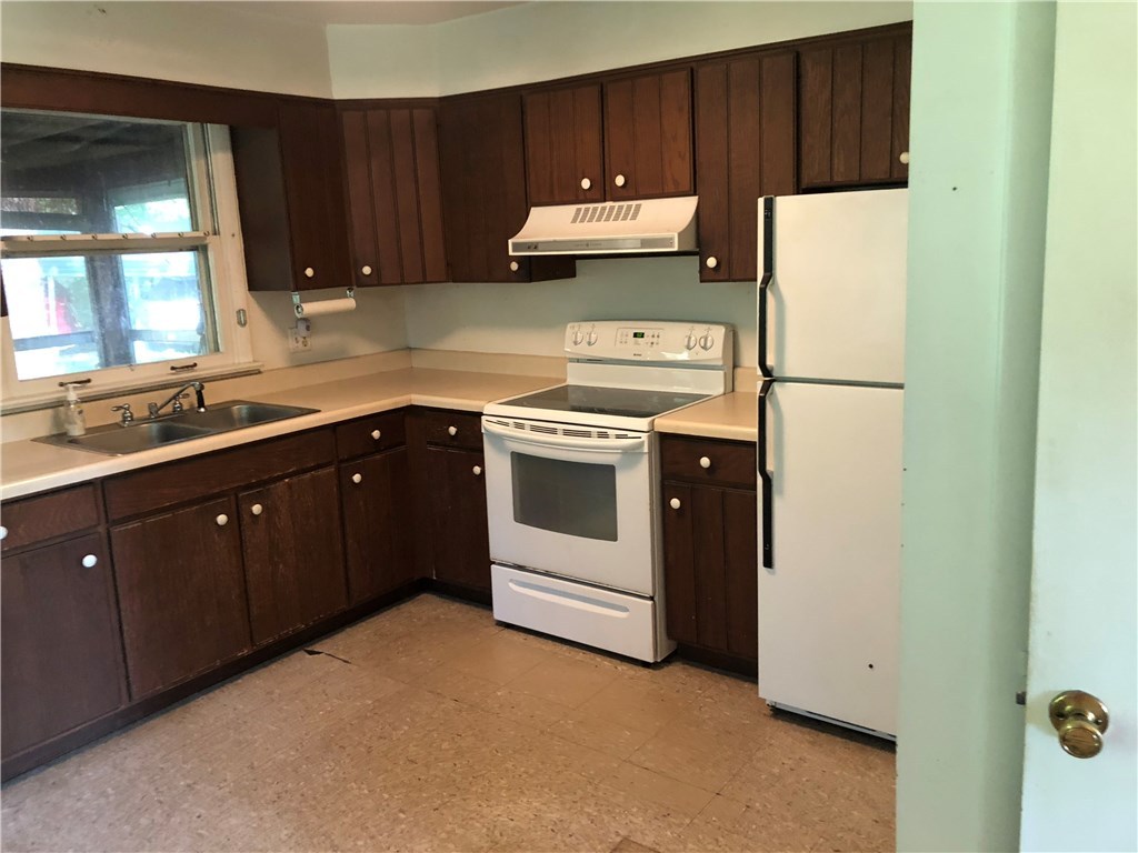 155 Pulaski Road Burrillville, RI 02830 - Photo 6 of 10