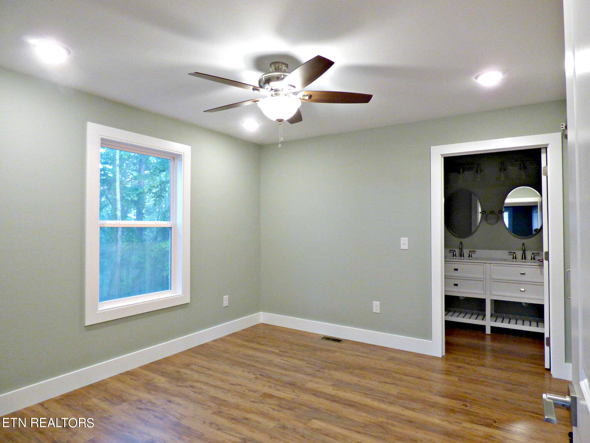 660 Chestnut Grove Road Dandridge, TN 37725 - Photo 13 of 29 10-P1290540