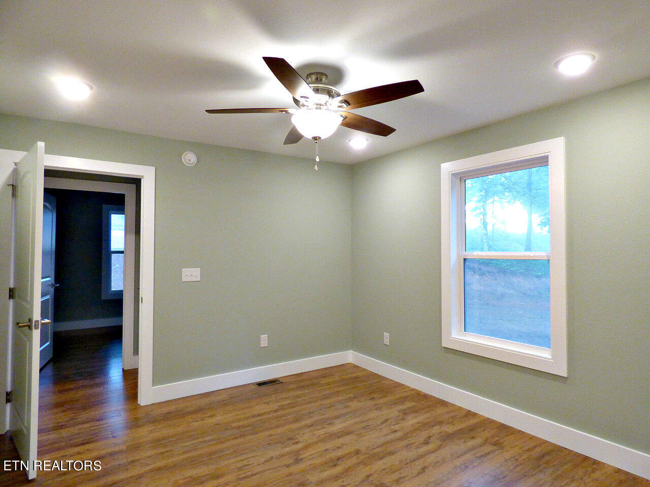 660 Chestnut Grove Road Dandridge, TN 37725 - Photo 15 of 29 12-P1290543
