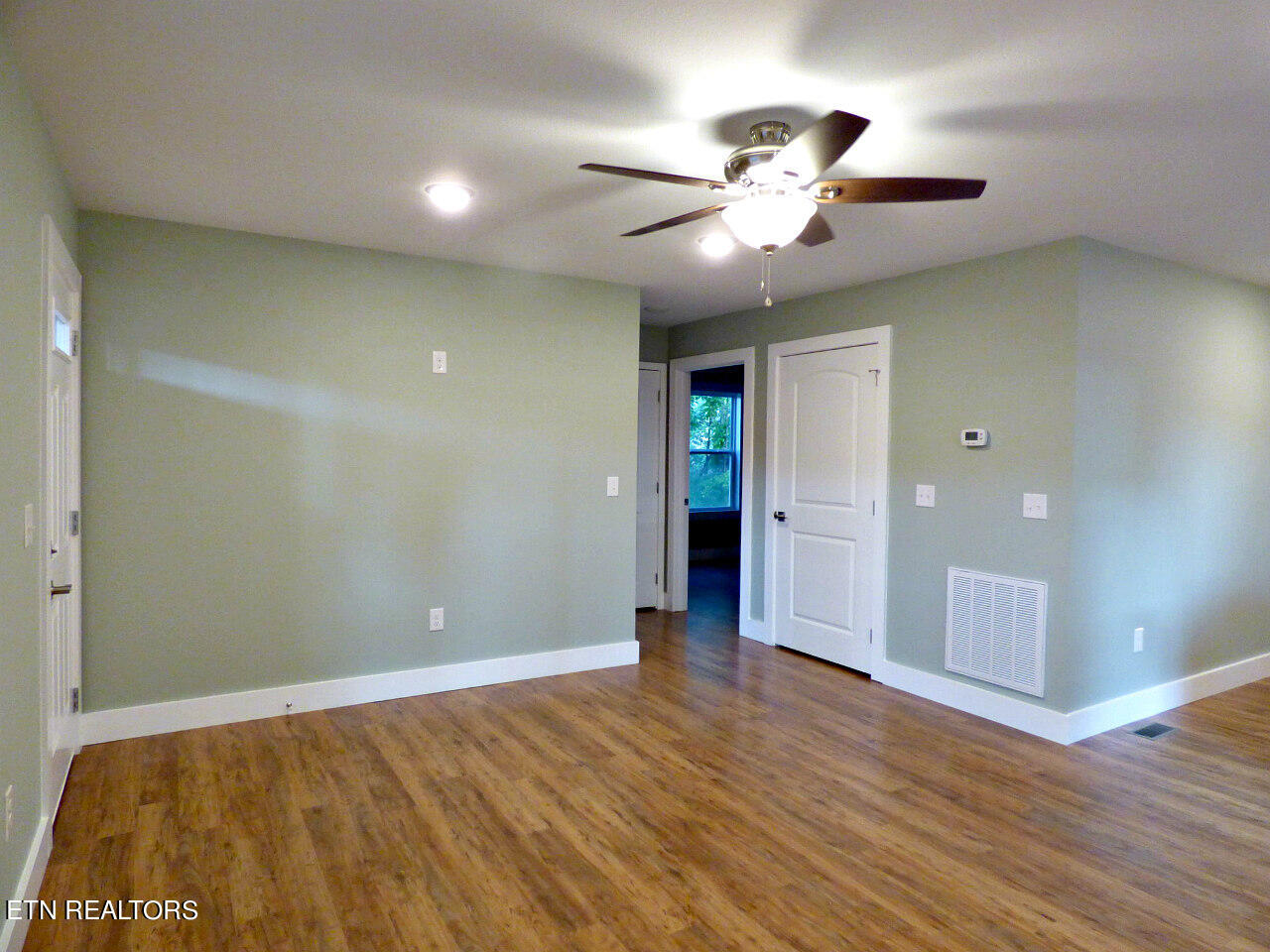 660 Chestnut Grove Road Dandridge, TN 37725 - Photo 9 of 29 6-P1290519