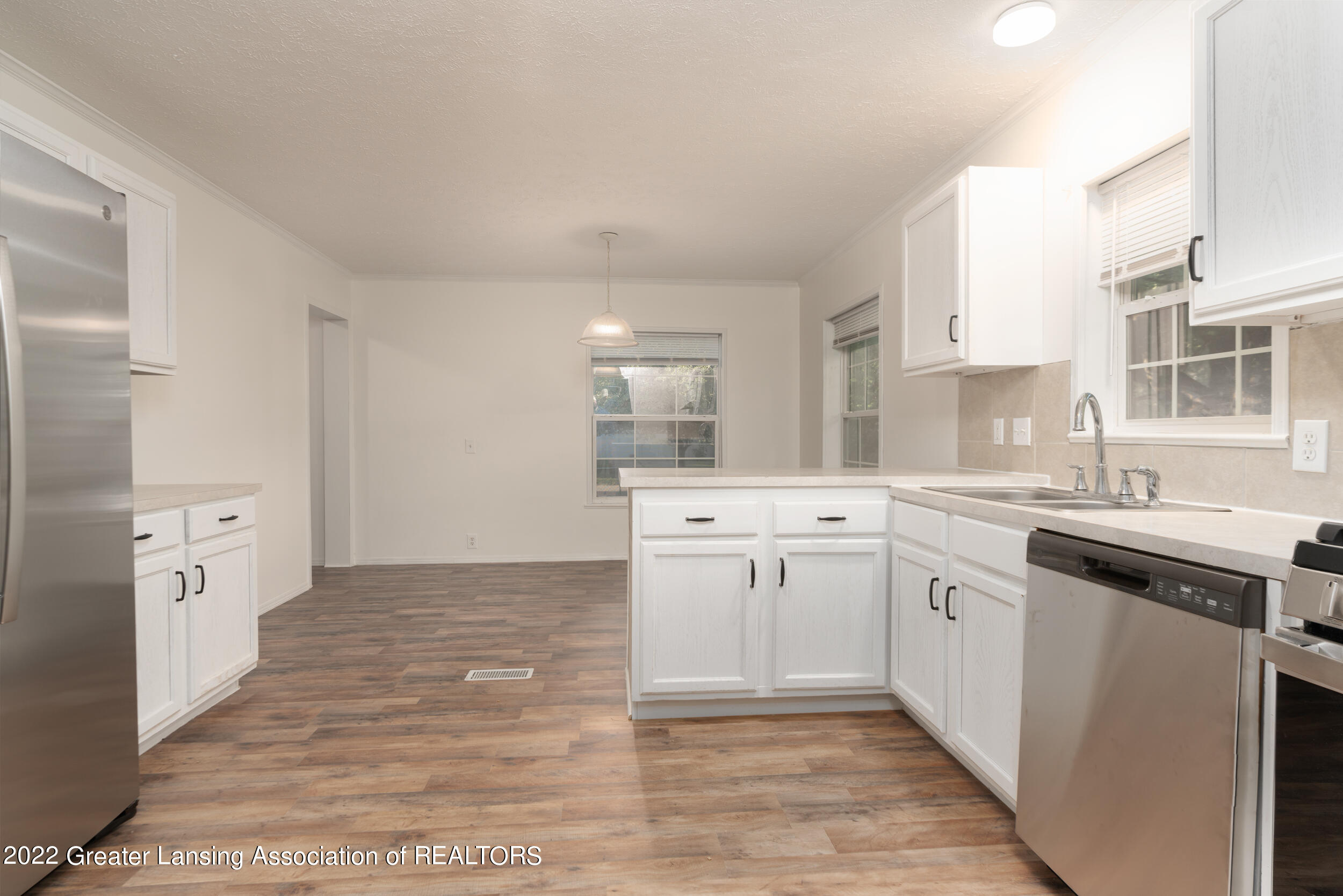 937 Pierce Road Lansing, MI 48910 - Photo 5 of 20 DSC05594