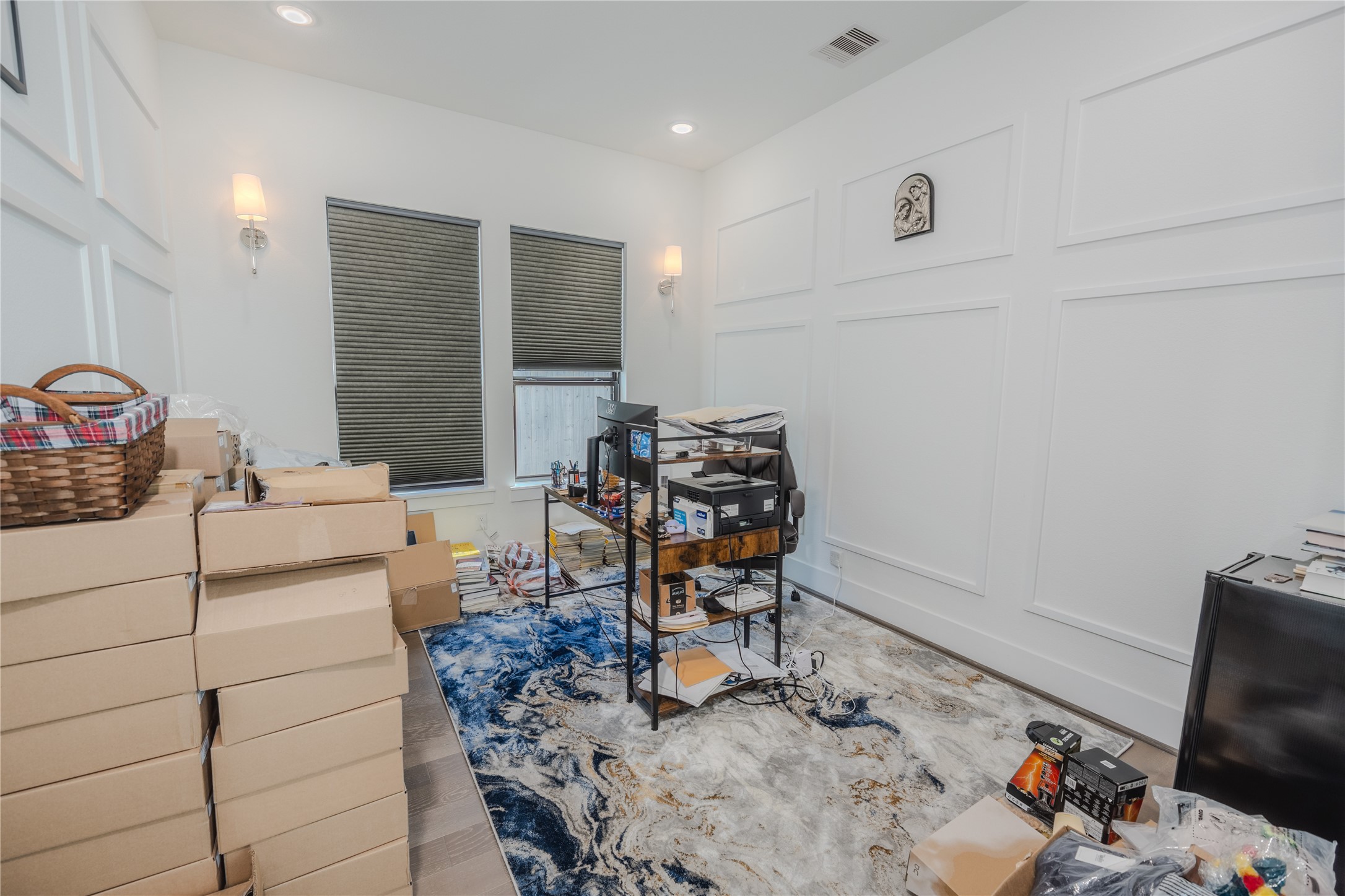 8810 Carousel Lane Houston, TX 77080 - Photo 22 of 37 a living room with furniture