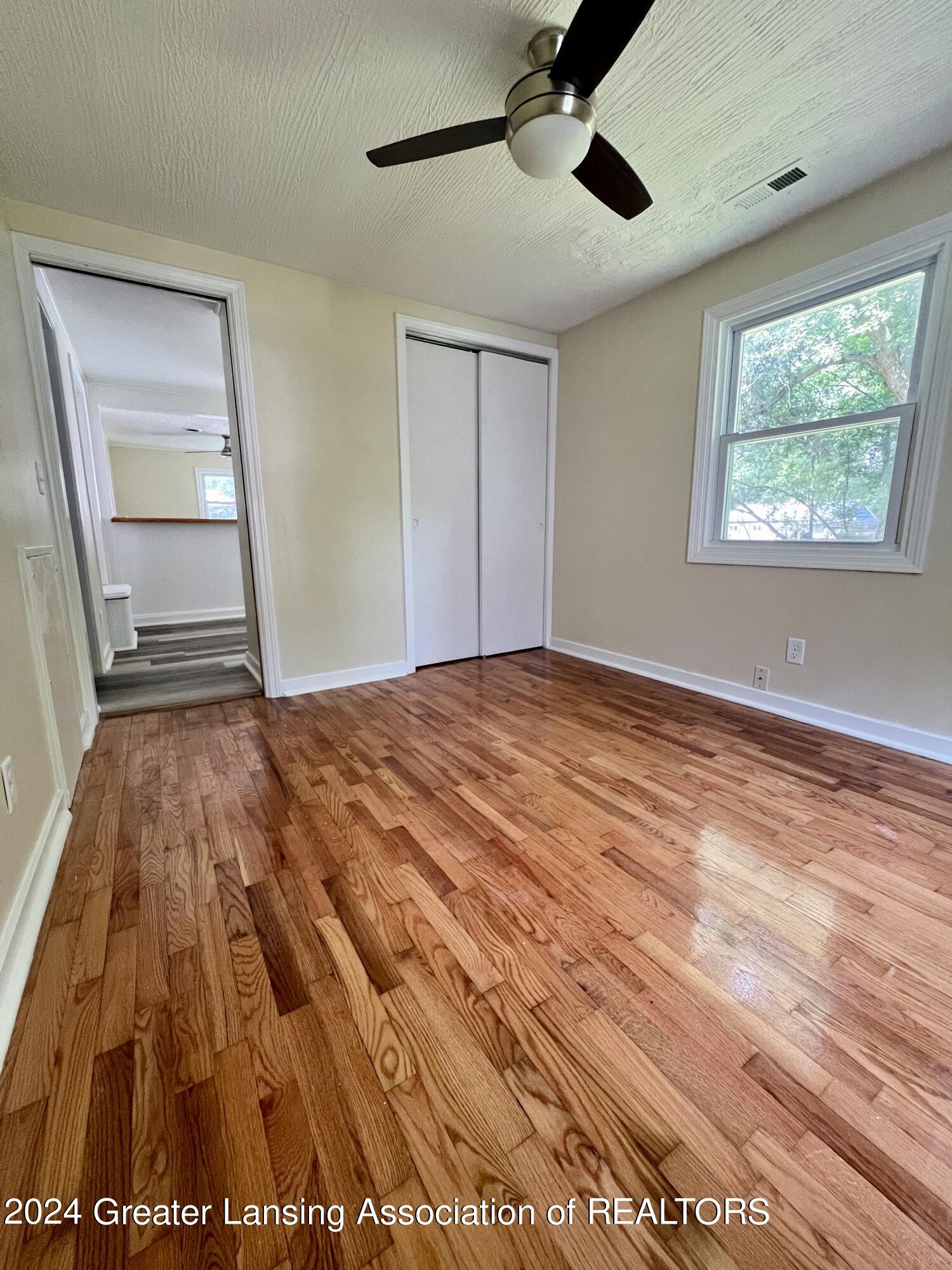 6029 Hilliard Road Lansing, MI 48911 - Photo 11 of 23 IMG_5786