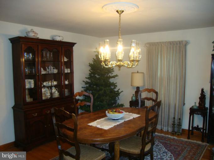 995 Valewood Road Towson, MD 21286 - Photo 2 of 18 Dining Room