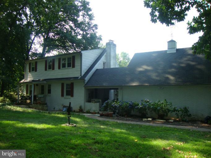 995 Valewood Road Towson, MD 21286 - Photo 4 of 18 Exterior (Rear)