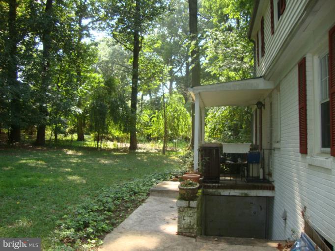 995 Valewood Road Towson, MD 21286 - Photo 6 of 18 Exterior (Rear)