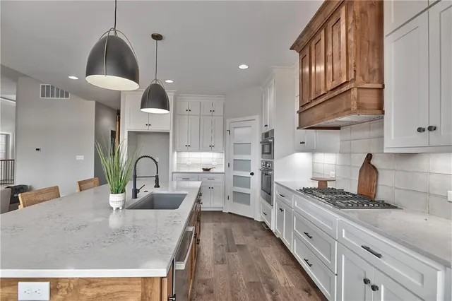 $999,900 | 2512 West 179th Street, Overland Park, KS 66085