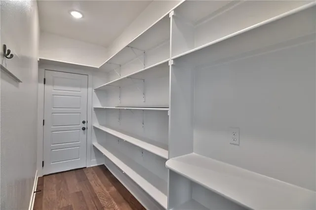 $999,900 | 2512 West 179th Street, Overland Park, KS 66085