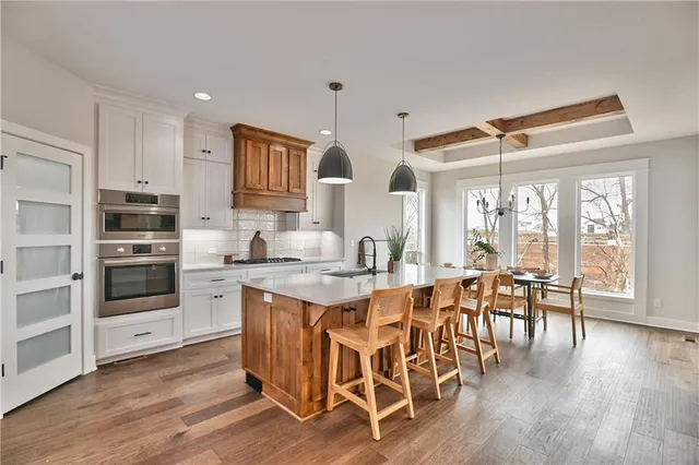 $999,900 | 2512 West 179th Street, Overland Park, KS 66085