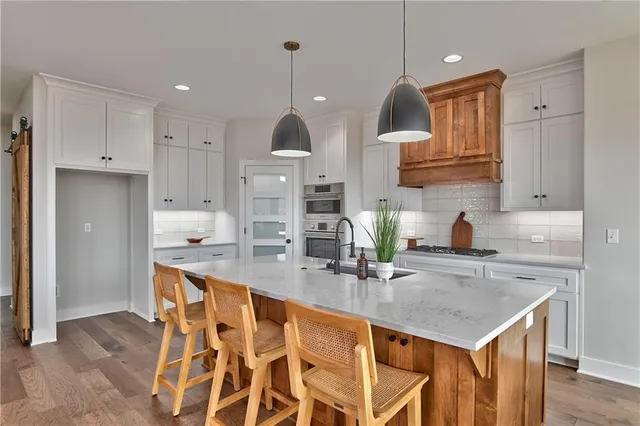 $999,900 | 2512 West 179th Street, Overland Park, KS 66085