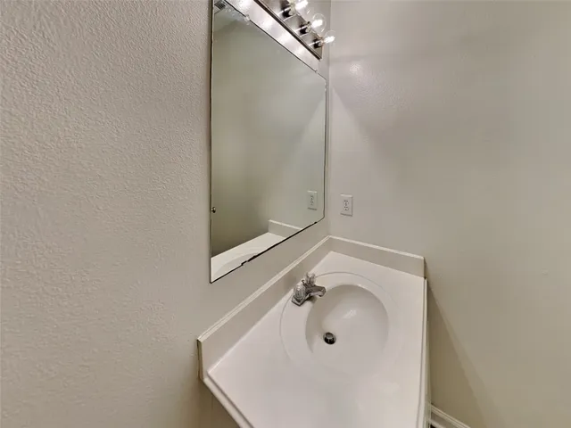 $2,095 | 3043 Crestbrook Bend Lane, Katy, TX 77449