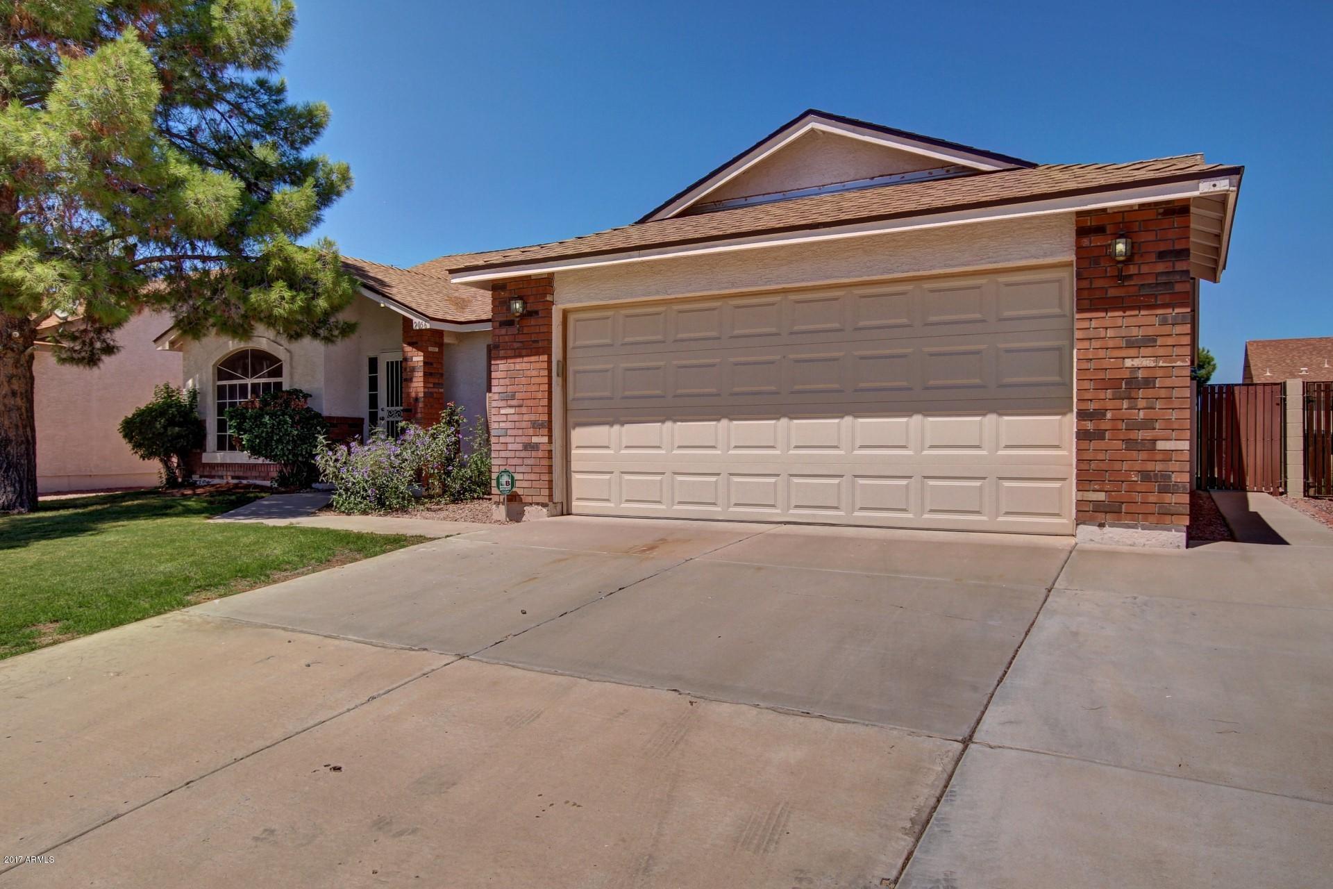2056 East Ranch Court Gilbert, AZ 85296 - Photo 7 of 23 Front of home