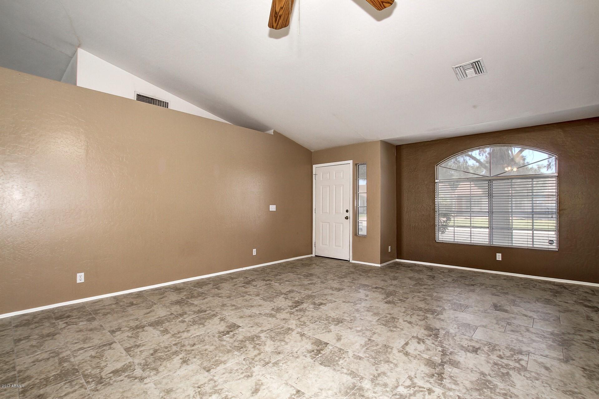 2056 East Ranch Court Gilbert, AZ 85296 - Photo 8 of 23 living room
