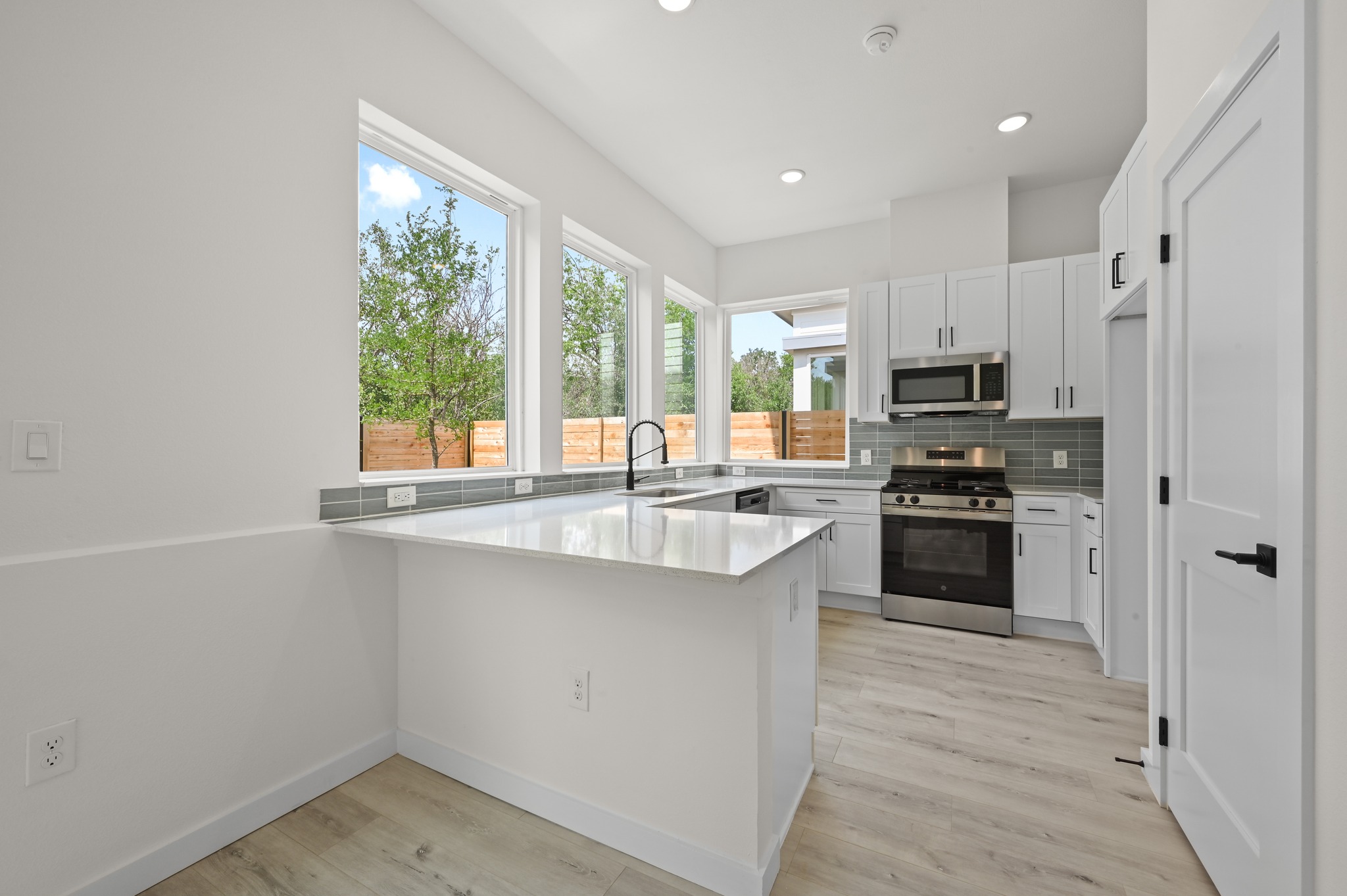 2000 Riverside Farms Road, Unit 18101 Austin, TX 78741 - Photo 2 of 16