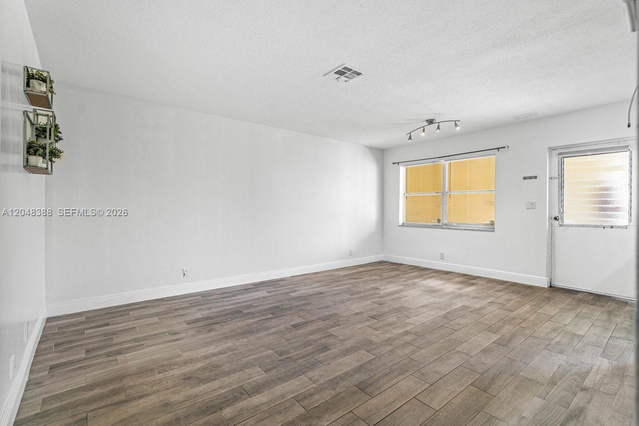 260 Northwest 19th Street, Unit 26 Boca Raton, FL 33432 - Photo 5 of 11