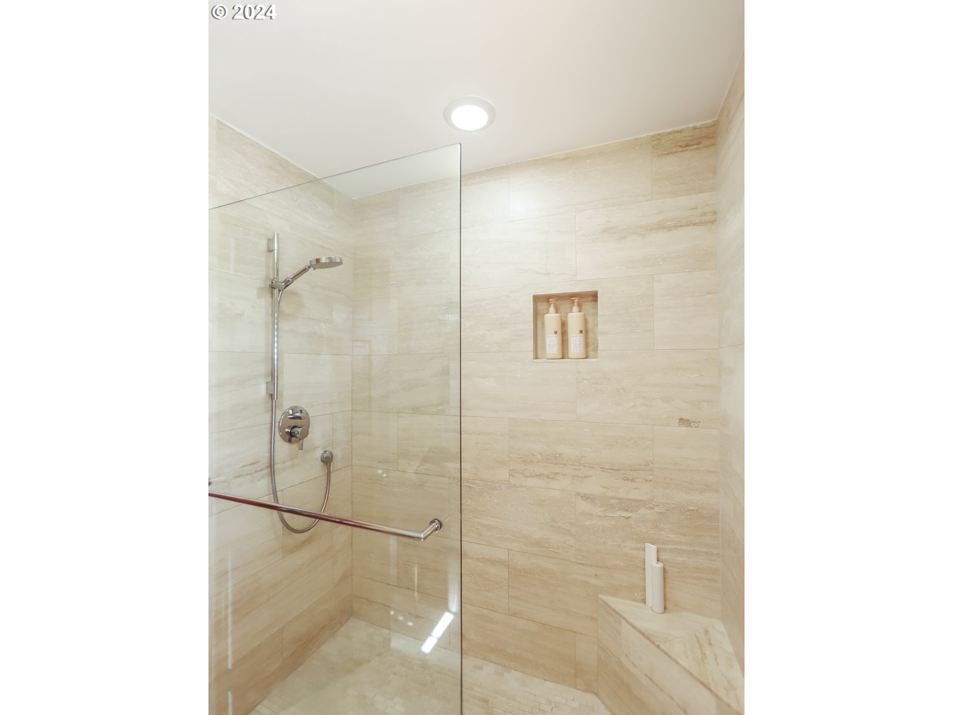 21920 Northwest 67th Avenue Ridgefield, WA 98642 - Photo 16 of 48 a bathroom with a shower
