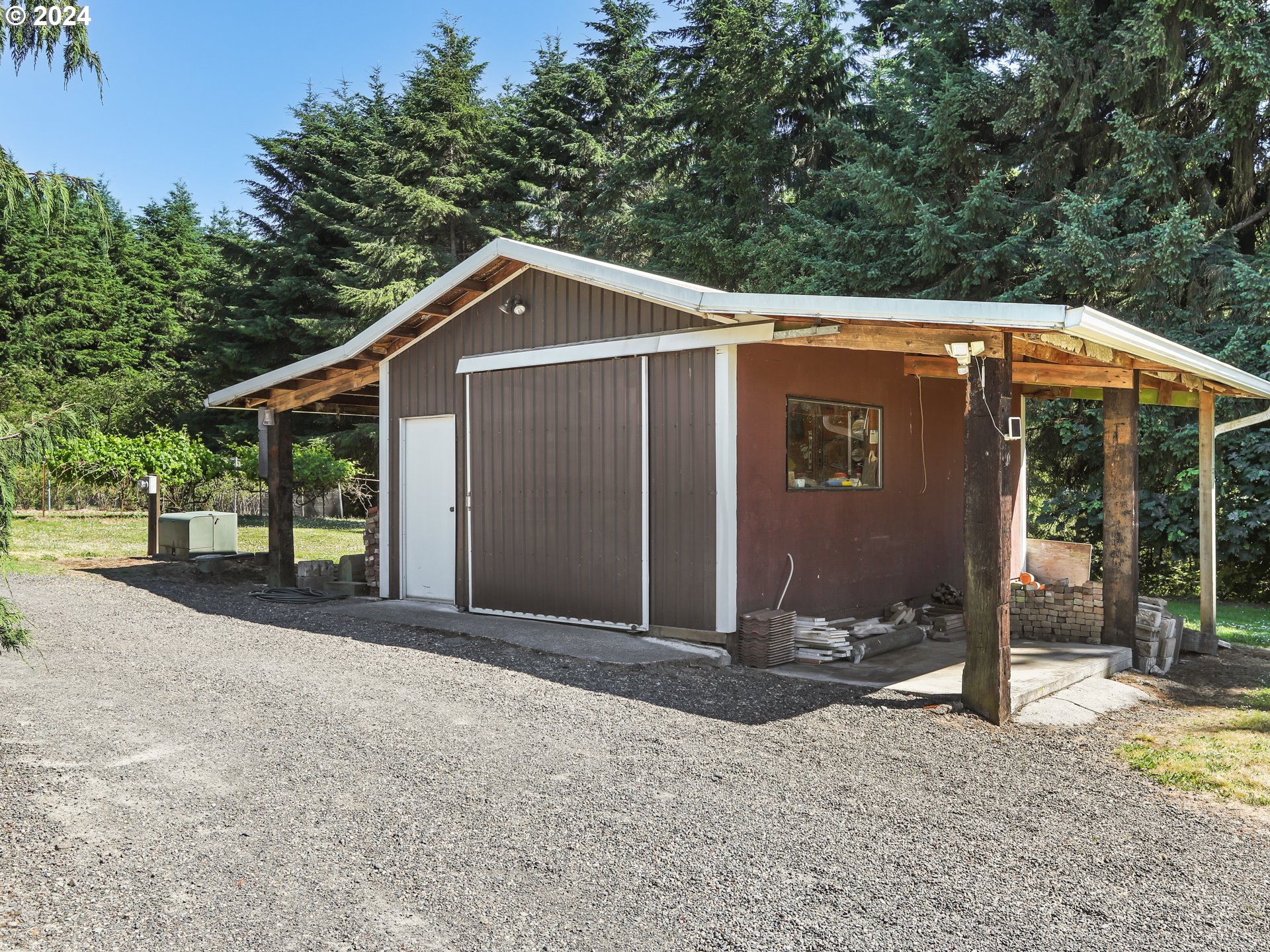21920 Northwest 67th Avenue Ridgefield, WA 98642 - Photo 33 of 48 a front view of house with yard