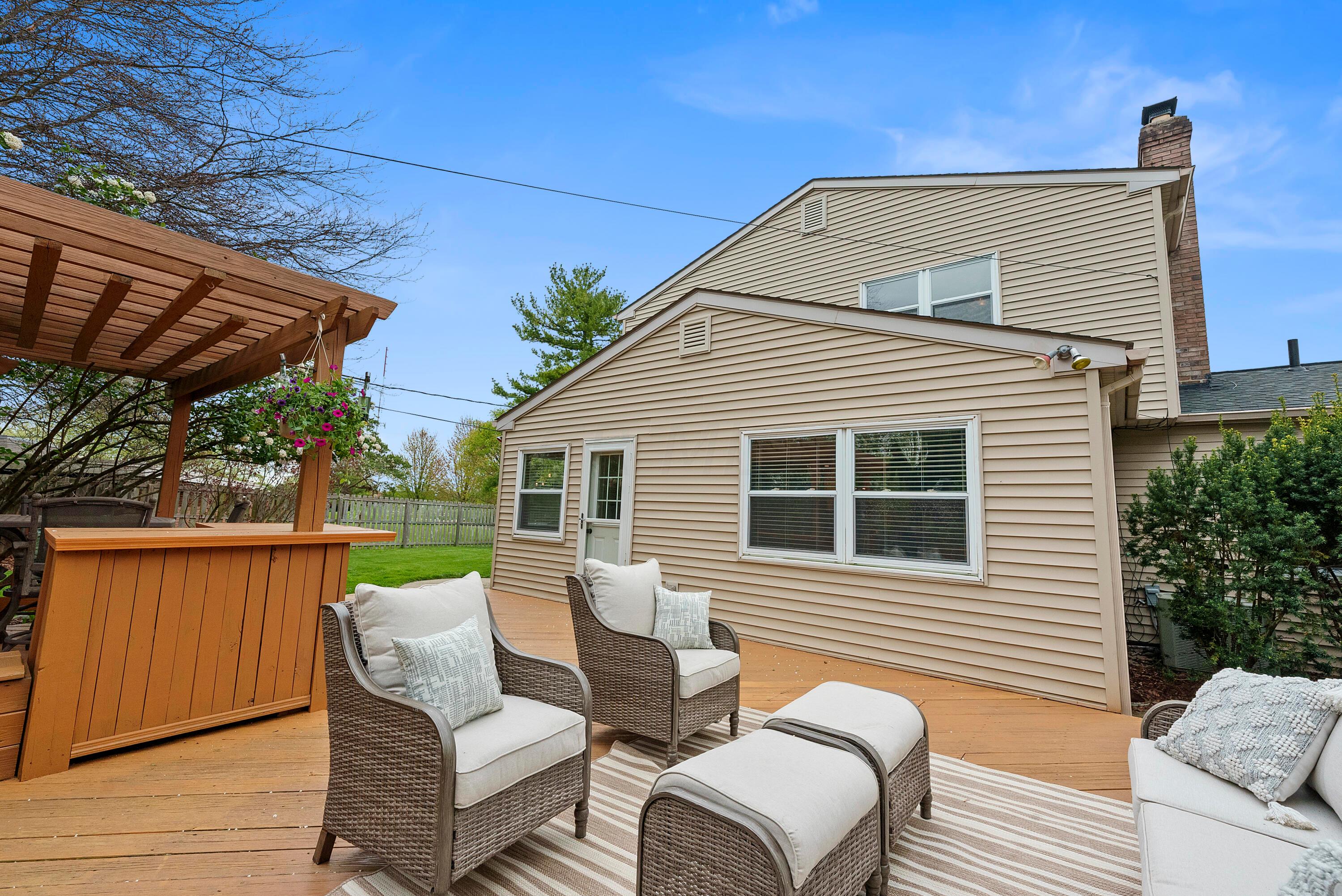 1650 Oak Hill Road Columbus, OH 43220 - Photo 49 of 67 Back Deck