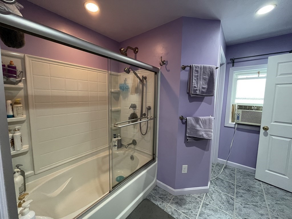54 Fairhaven Road Worcester, MA 01606 - Photo 14 of 25 Gallery Image 14