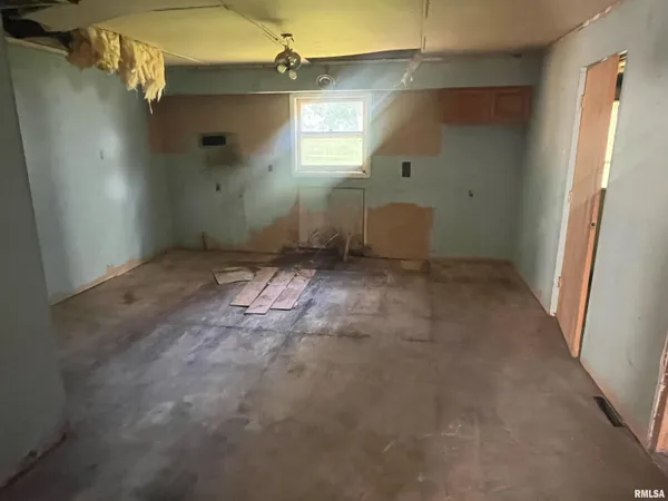 $32,500 | 507 West Jackson Street, Athens, IL 62613