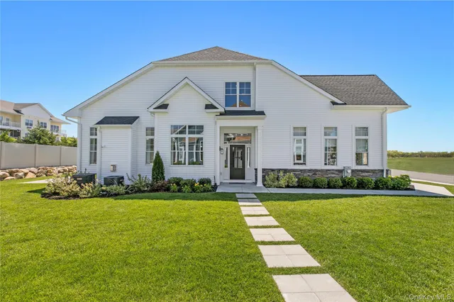 $875,000 | 140 Celine Lane, Unit 12, Yaphank, NY 11980