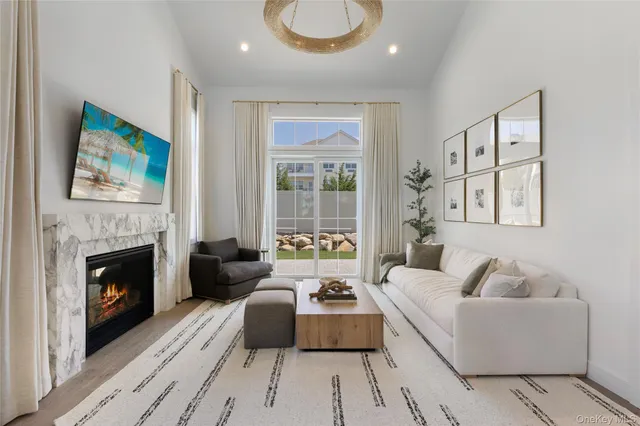 $875,000 | 140 Celine Lane, Unit 12, Yaphank, NY 11980