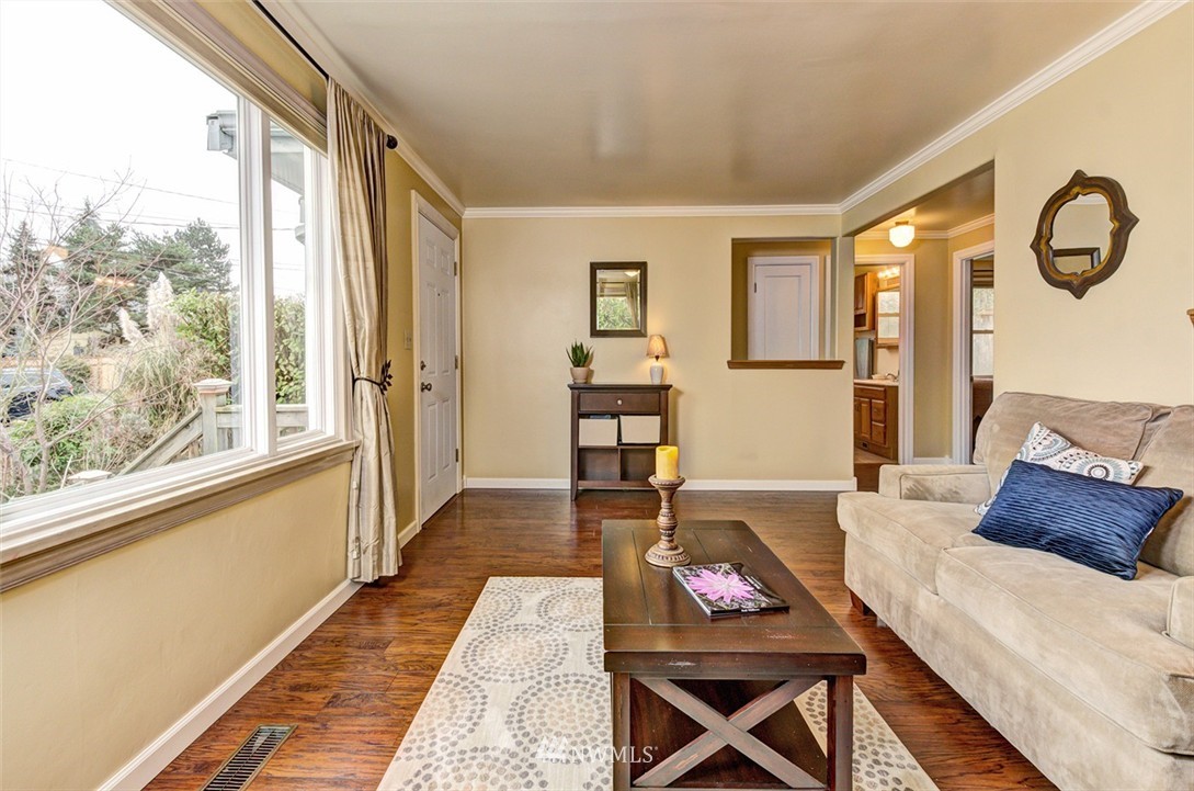 746 North 86th Street Seattle, WA 98103 - Photo 6 of 15