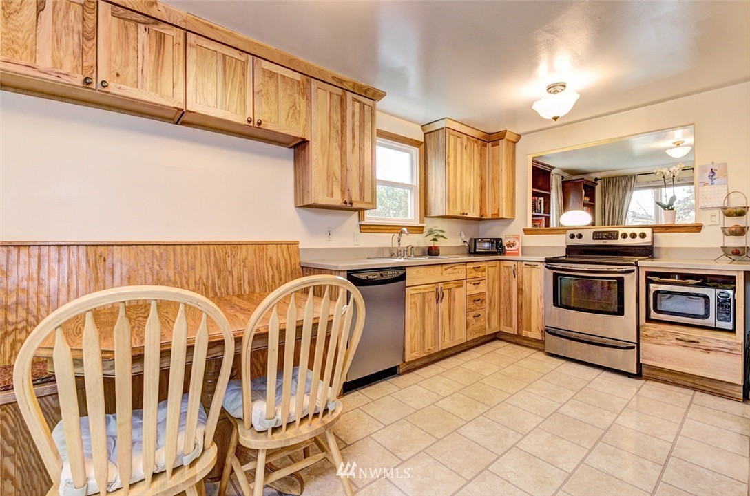 746 North 86th Street Seattle, WA 98103 - Photo 8 of 15