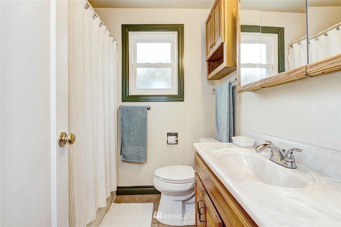 746 North 86th Street Seattle, WA 98103 - Photo 9 of 15